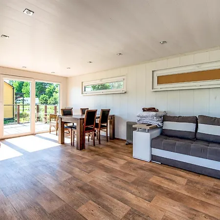 Pet Friendly In With View
